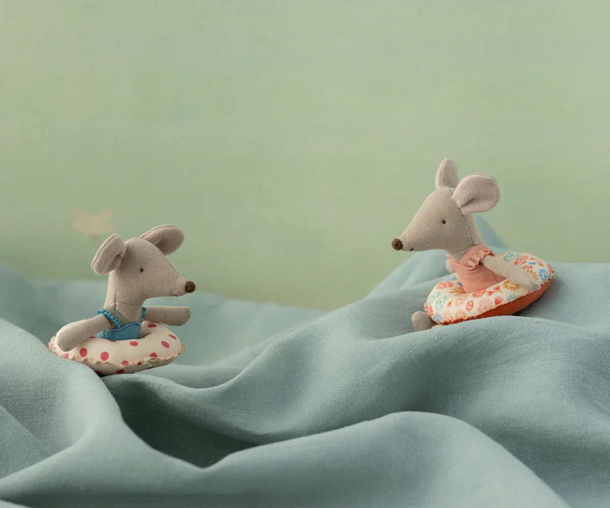 Maileg Beach mouse with float, Little sister - Flower