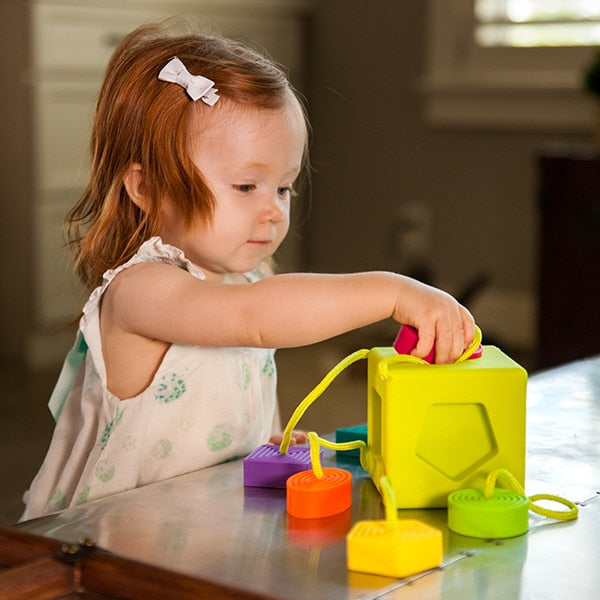 Fat Brain Toys OombeeCube